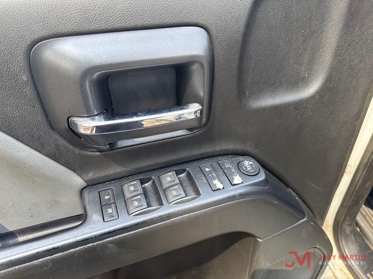 2018-gmc-3500-image-18