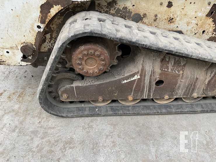 2010-bobcat-t190-image-10