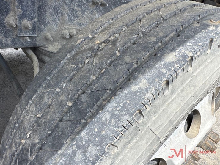2014-mack-granite-gu713-image-20