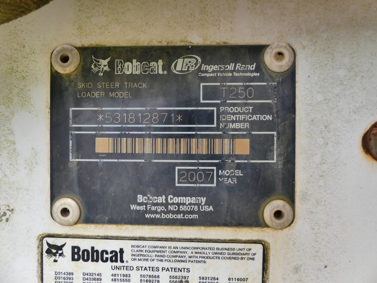 2007-bobcat-t250-image-17
