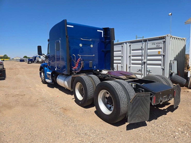 2016-peterbilt-579-image-4