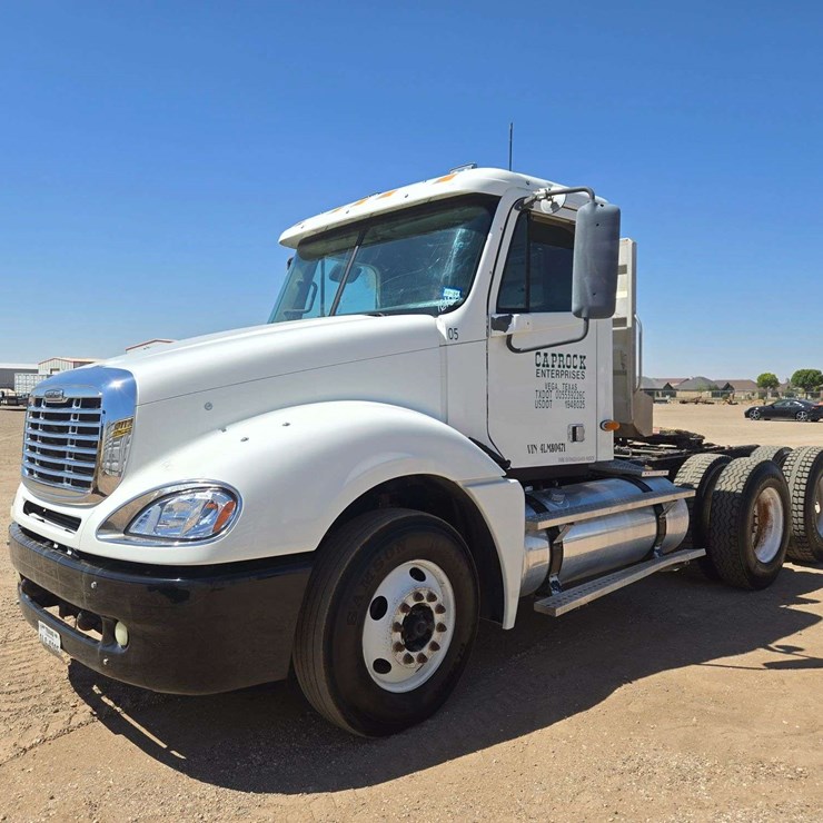 2004 FREIGHTLINER COLUMBIA 120