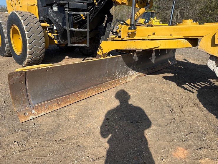 2019-caterpillar-120-image-7