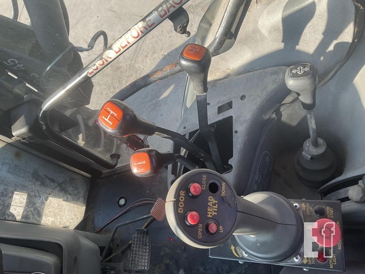 2000-new-holland-ts110-image-11