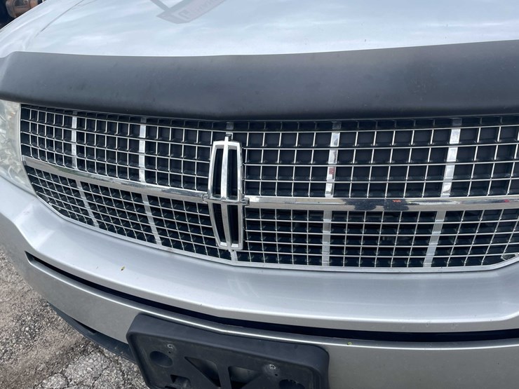 2010-lincoln-mkx-image-9