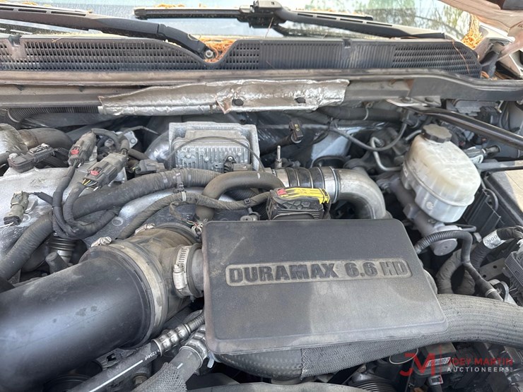 2018-gmc-3500-image-15