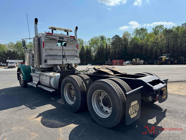 2002-kenworth-w900-image-3