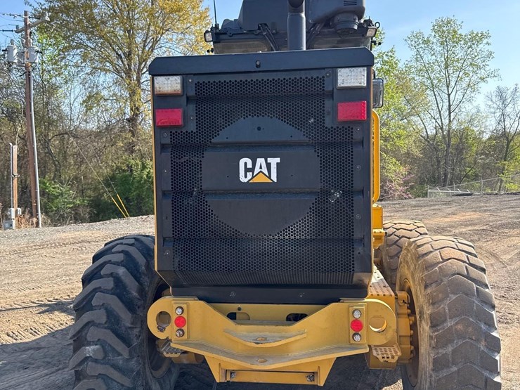 2019-caterpillar-120-image-18