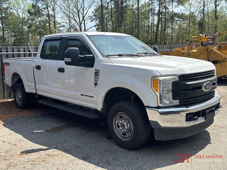 2017-ford-f250-xl-image-1