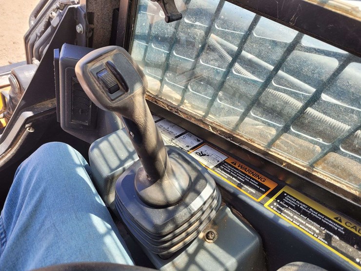 deere-320g-image-13