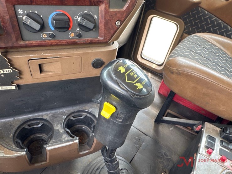 2008-mack-granite-gu713-image-37