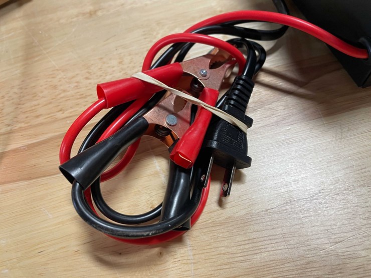 #2580-•-smart-battery-charger-(cw)-image-10