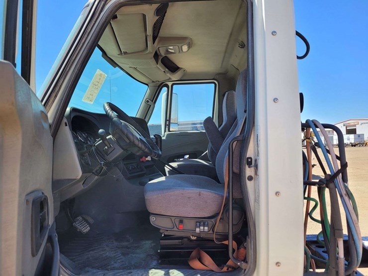 2013-international-prostar-image-14