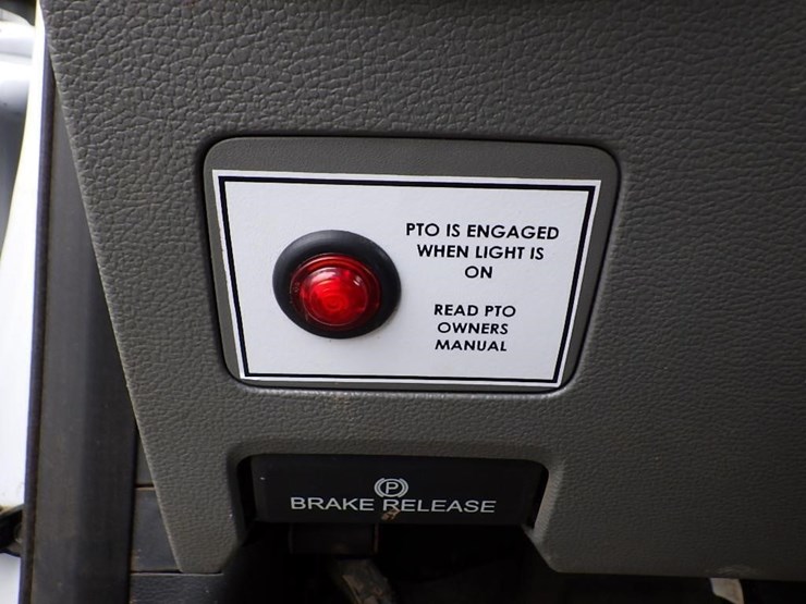 2022-ford-f550-image-41