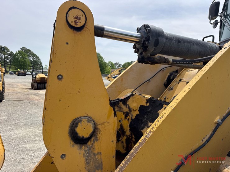 2013-caterpillar-950k-image-11