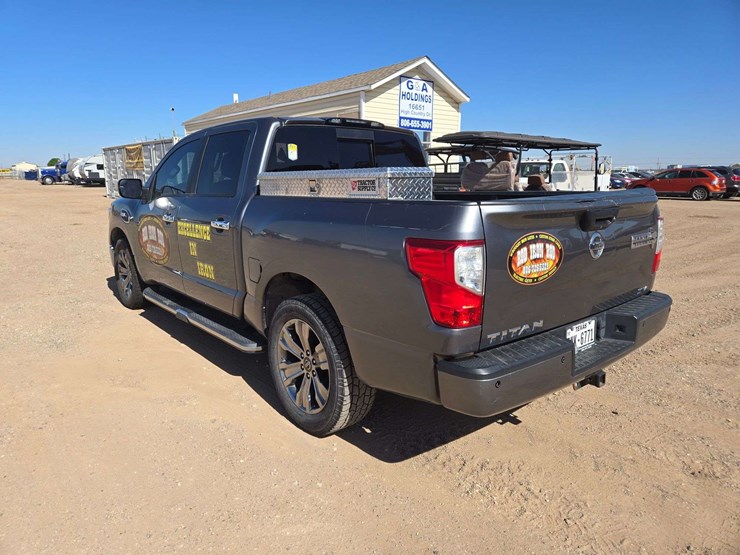 2017-nissan-titan-image-4