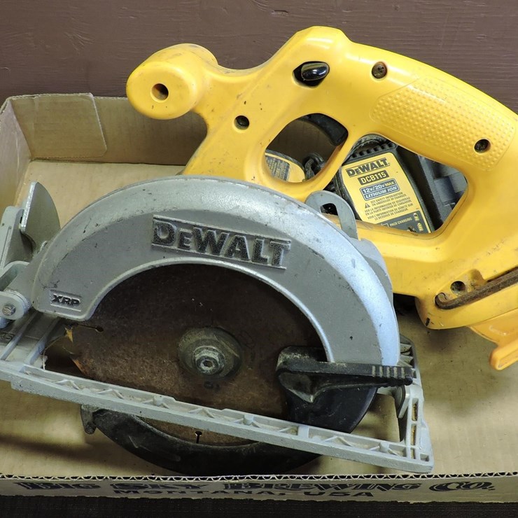 DEWALT CORDLESS CIRCULAR SAW
