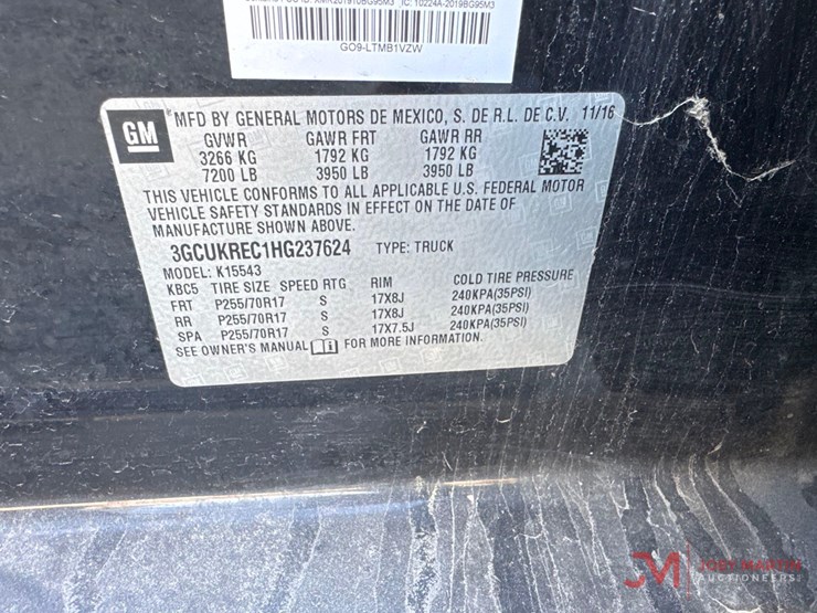 2017-chevrolet-1500-image-38