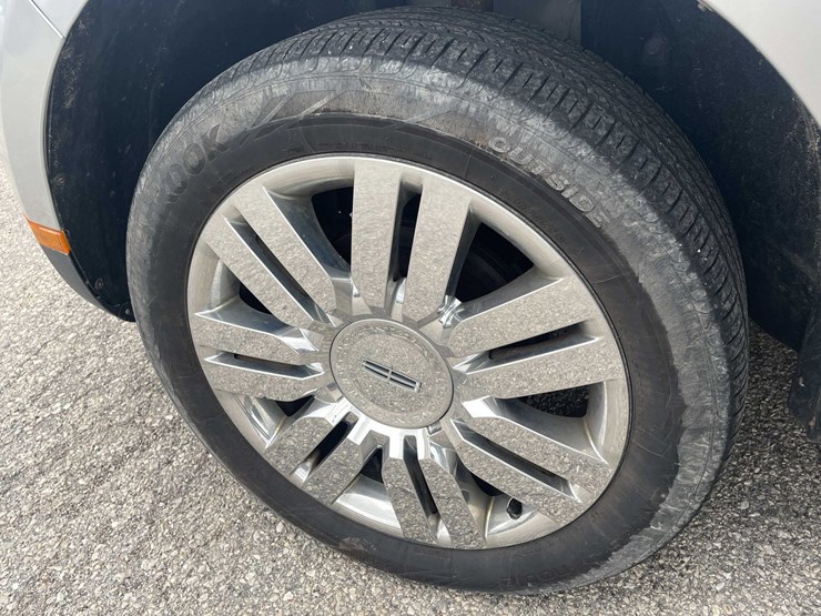 2010-lincoln-mkx-image-52