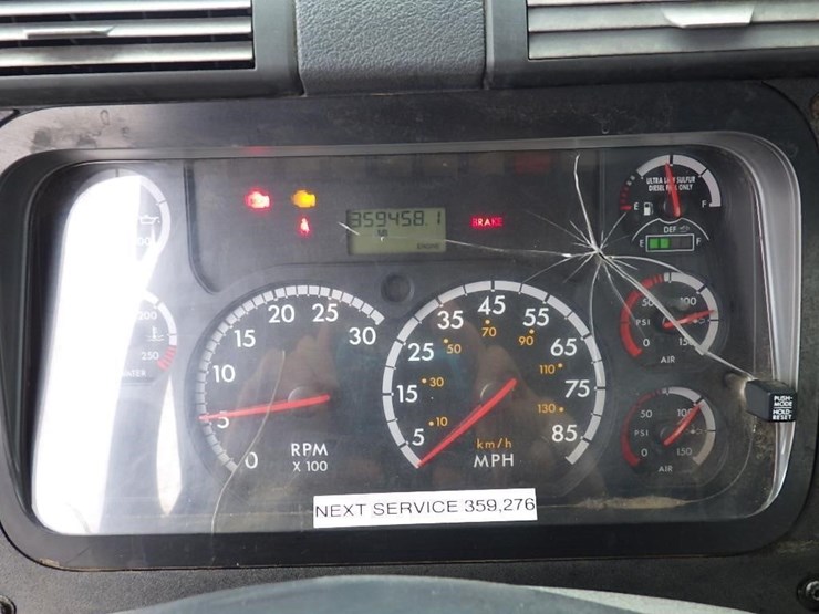 2012-freightliner-cascadia-125-image-40