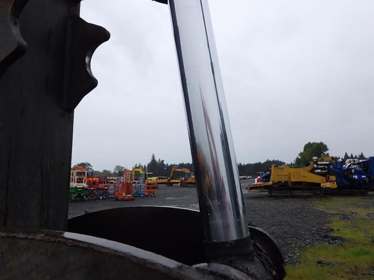 deere-135g-image-16