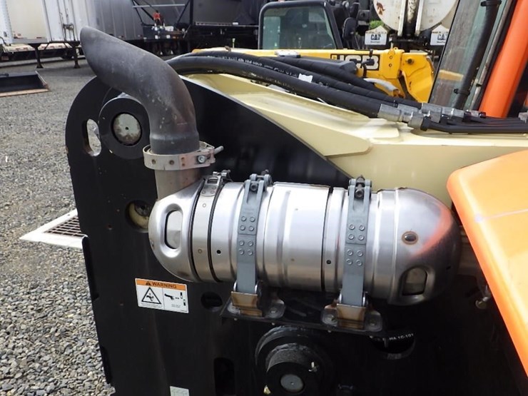 2017-jlg-g5-18a-image-18