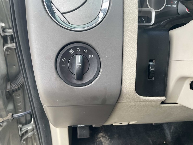 2008-ford-expedition-xlt-image-58
