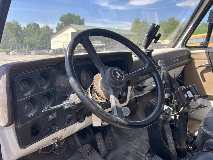 chevy-top-kick-spreader-truck-image-15