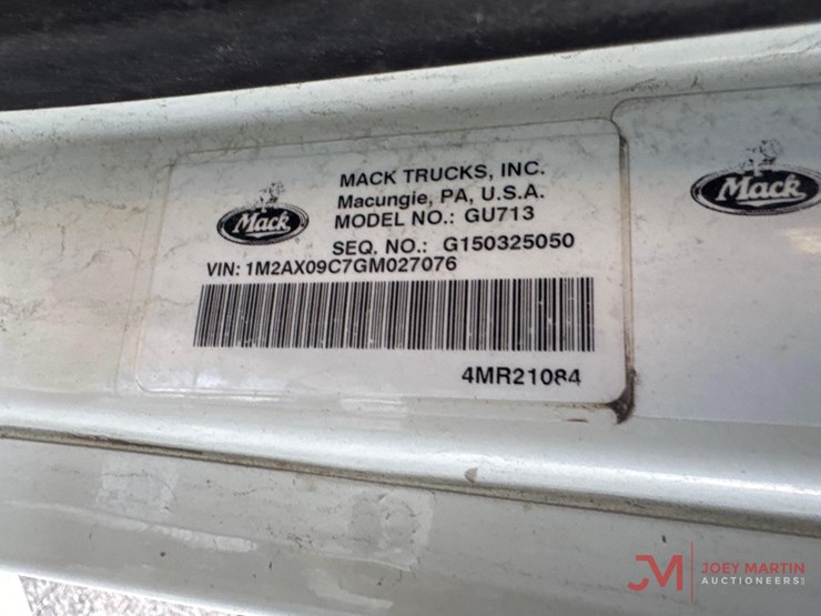 2016-mack-gu713-grantie-tri-axle-dump-truck-image-29