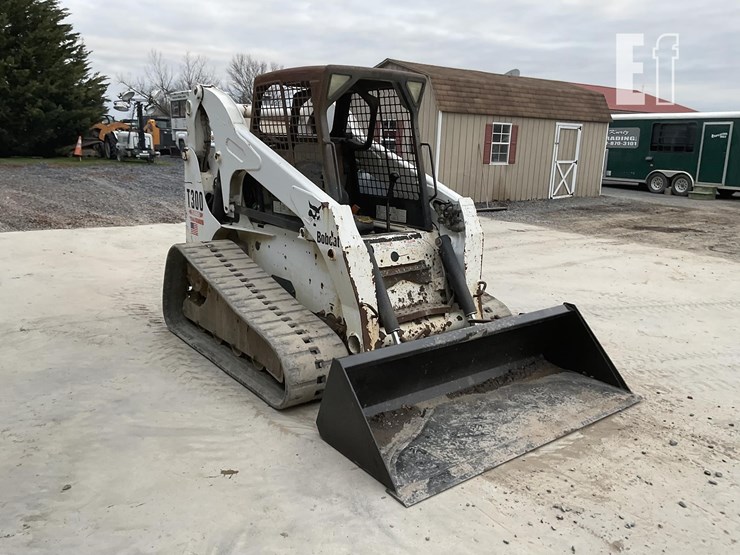 2004-bobcat-t300-image-6