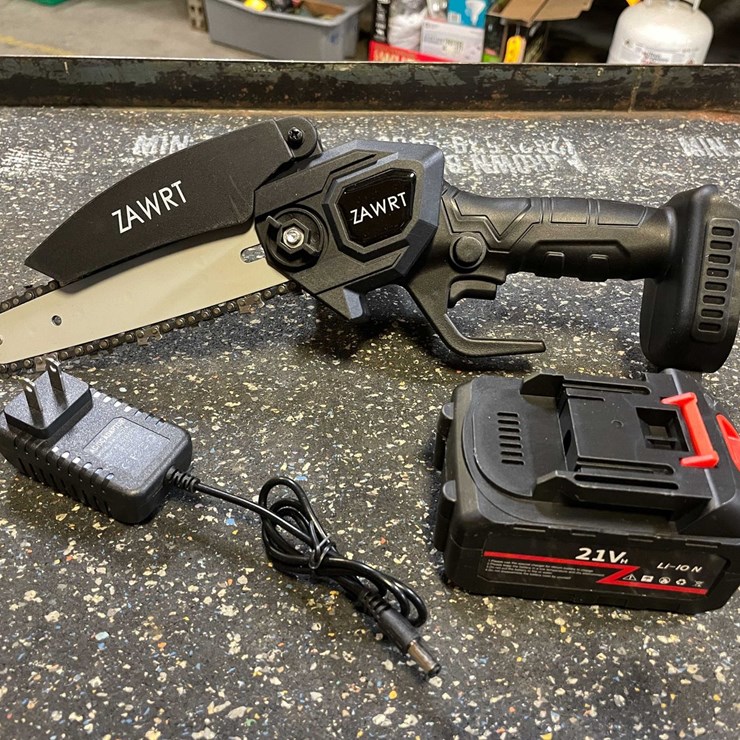 #2528 • 21 volt Mini Cordless Chainsaw Kit in Carrying Case (PR13)