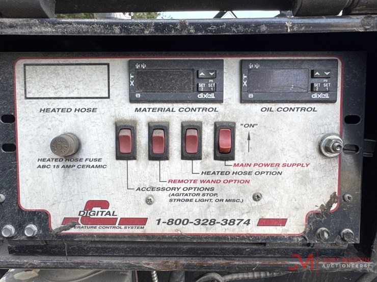 2002-garlock/cimline-trailer-crackfill-machine-image-21
