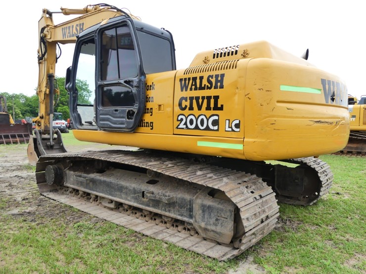 deere-200-lc-image-4