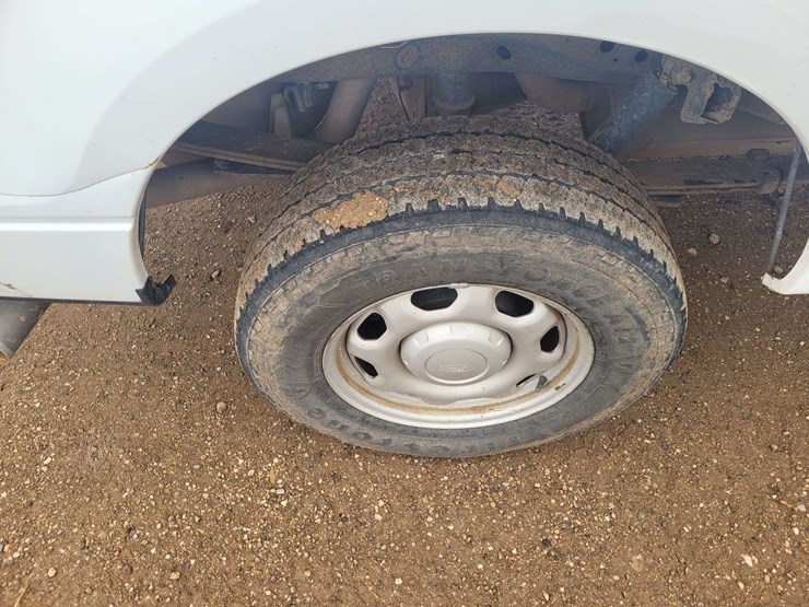 2011-ford-f150-xl-image-16