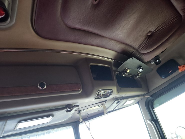 2007-peterbilt-379-image-48