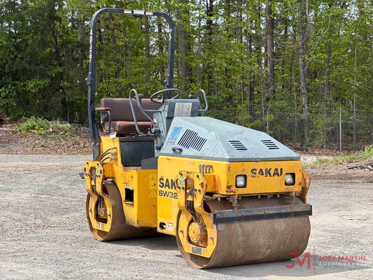 2015-sakai-sw320-1-image-1