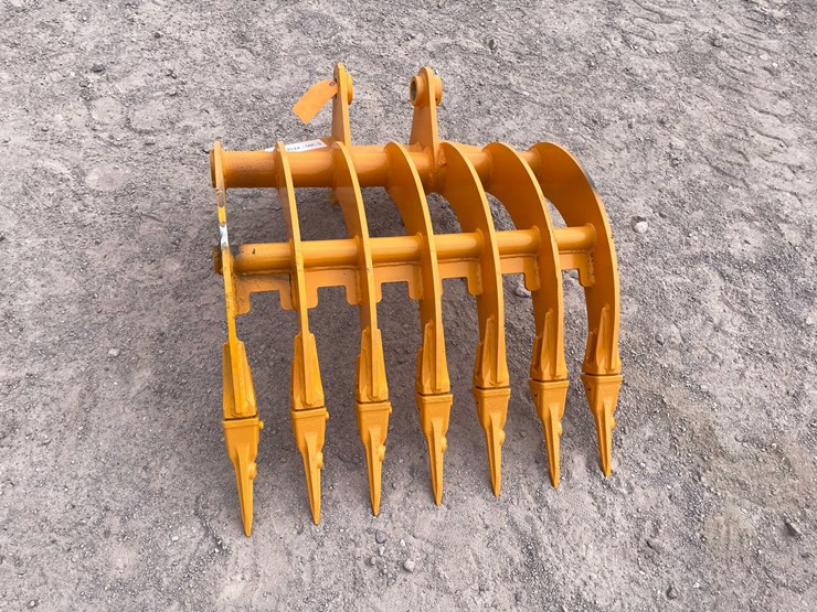 2026-caterpillar-305-image-11