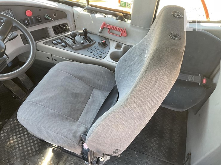 2015-volvo-a25g-image-9