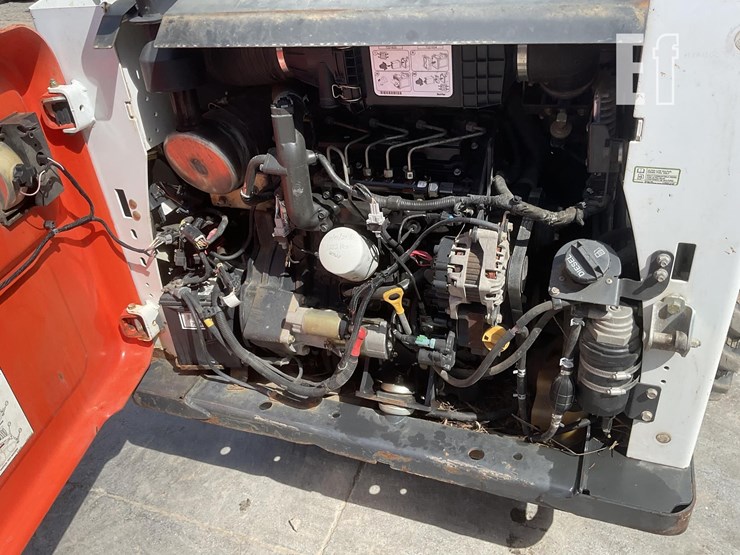2015-bobcat-s570-image-16