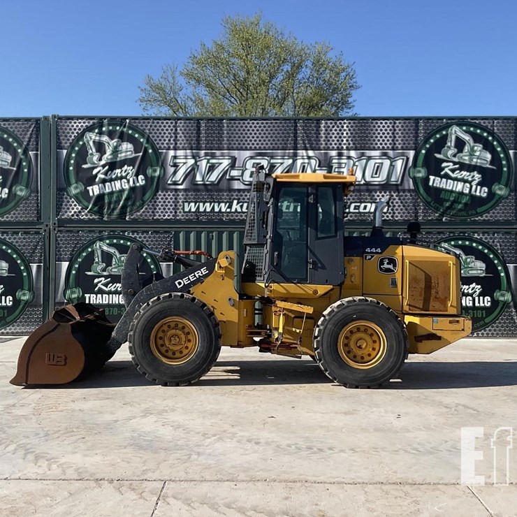 2021 DEERE 444 P-TIER
