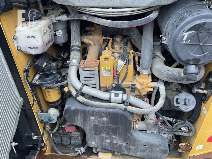 2021-caterpillar-259d3-image-18