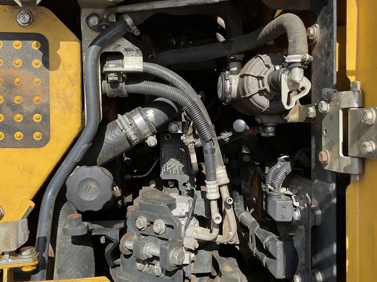 2014-komatsu-pc138us-lc-10-image-17