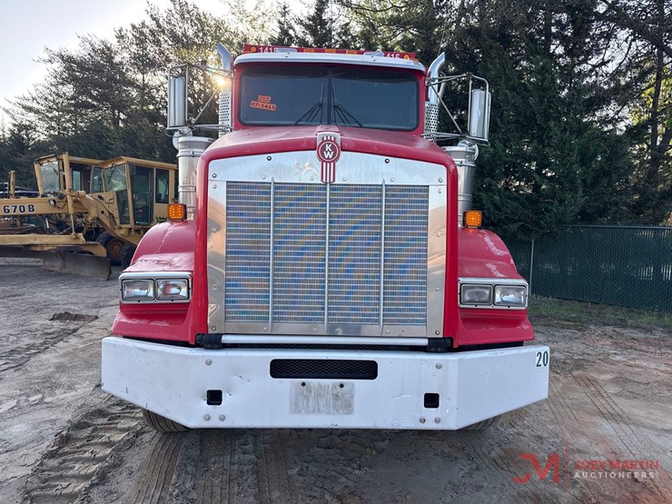 2013-kenworth-t800-image-7