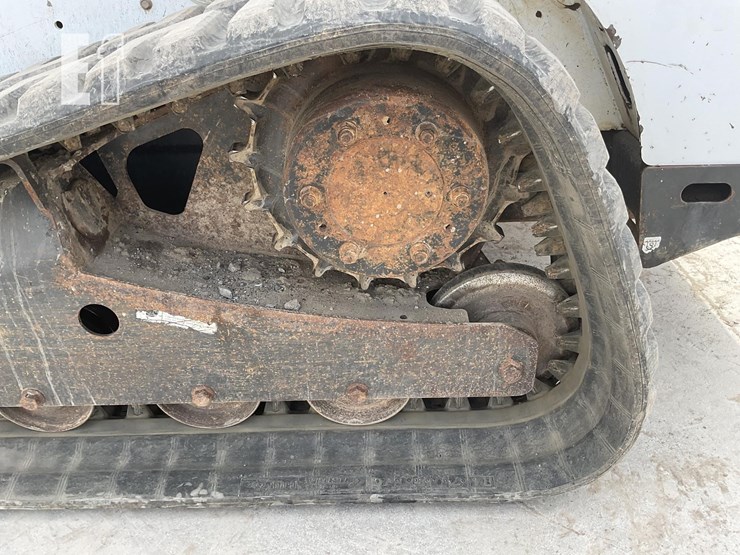 2011-bobcat-t630-image-9