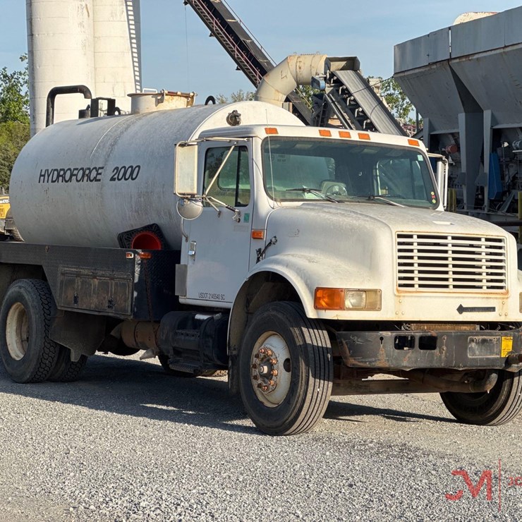 1995 INTERNATIONAL 4900