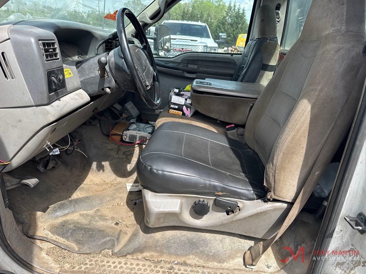2001-ford-f450-xlt-image-31