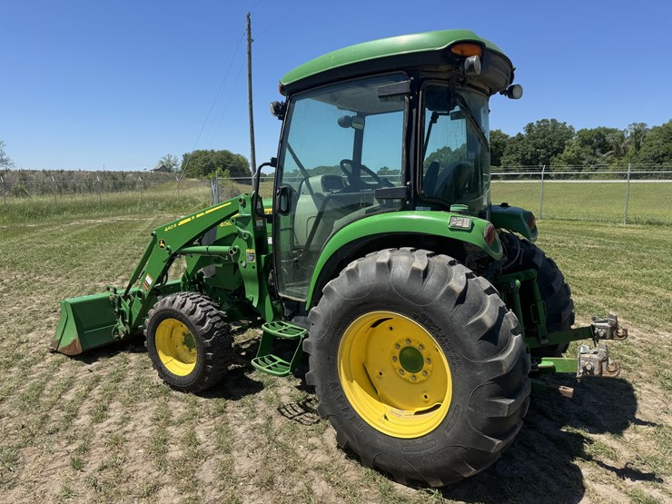 2018-john-deere-4066r-image-3