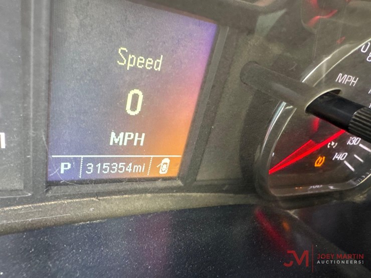 2015-gmc-2500-image-21