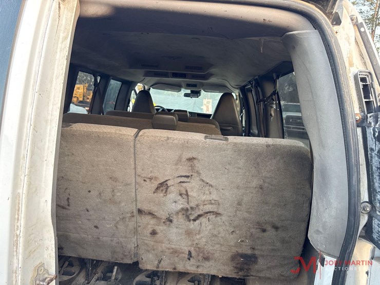 2019-gmc-cargo-van-image-7
