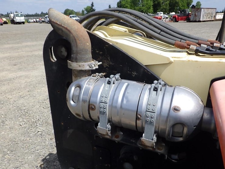 2015-jlg-g5-18a-image-16